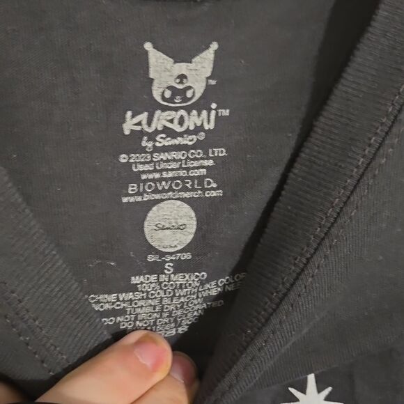 Sanrio kuromi tshirt size small - Picture 4 of 6